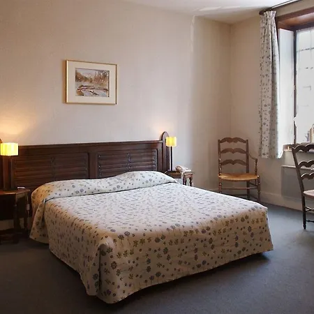 מלון Du Vieux Pérouges