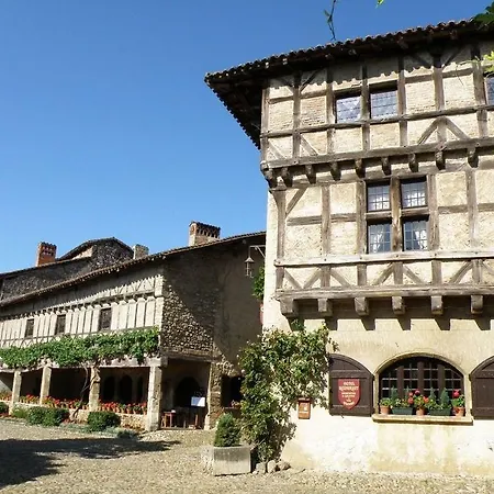 Du Vieux מלון 3*