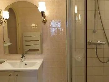 Hotel Du Vieux Perouges