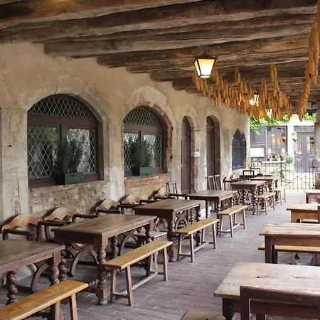 Hotel Du Vieux Pérouges