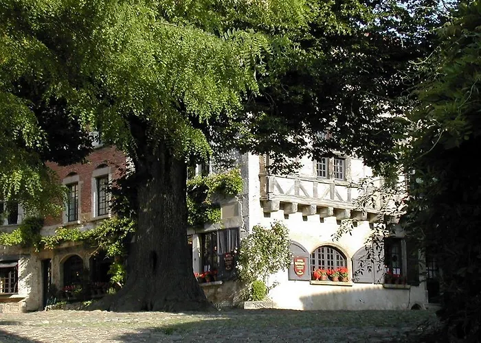 Du Vieux 3* Pérouges